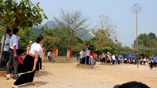 Festival de jeu de lancer de balles d’étoffe Vietnam - Laos - Chine
